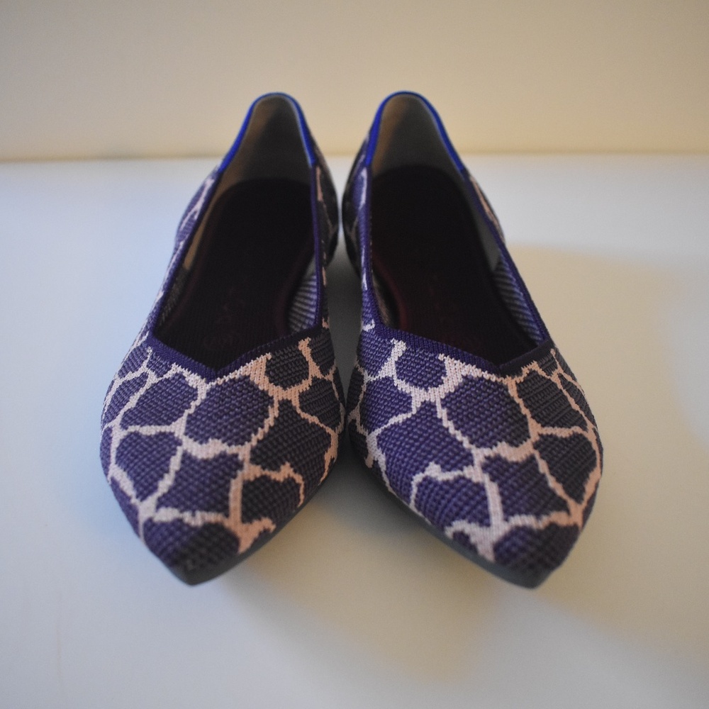 Rothy's Original Point Model 002 Violet Giraffe Print Size 8.5 NWT
